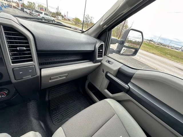 2022 Oxford White Ford Super Duty F-350 SRW XL 4X4 Truck