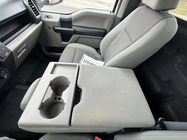 2022 Oxford White Ford Super Duty F-350 SRW XL 4X4 Truck