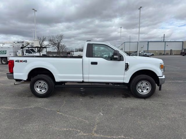 2022 Oxford White Ford Super Duty F-350 SRW XL 4X4 Truck