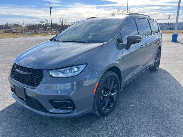 2023 Ceramic Gray Clearcoat Chrysler Pacifica Touring L AWD Van