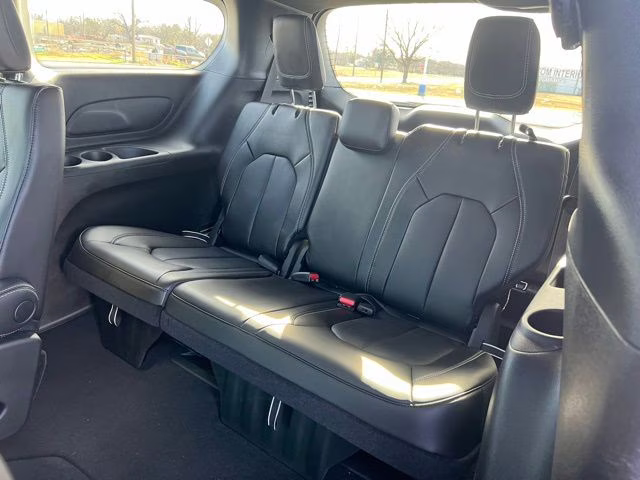 2023 Ceramic Gray Clearcoat Chrysler Pacifica Touring L AWD Van