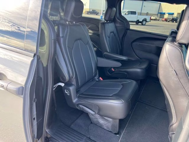 2023 Ceramic Gray Clearcoat Chrysler Pacifica Touring L AWD Van