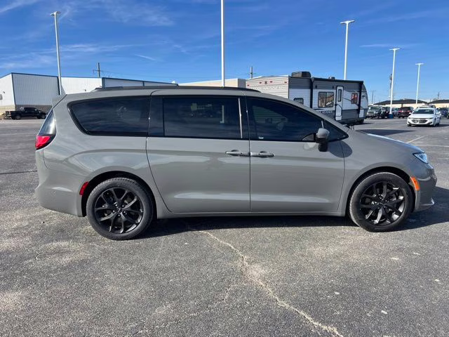 2023 Ceramic Gray Clearcoat Chrysler Pacifica Touring L AWD Van
