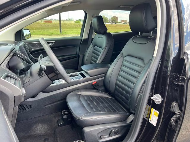 2022 Black Metallic Ford Edge SEL AWD SUV