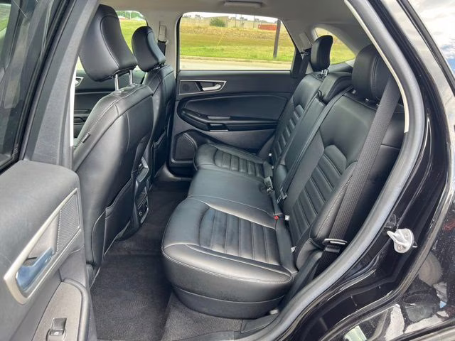 2022 Black Metallic Ford Edge SEL AWD SUV