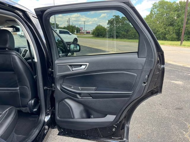 2022 Black Metallic Ford Edge SEL AWD SUV
