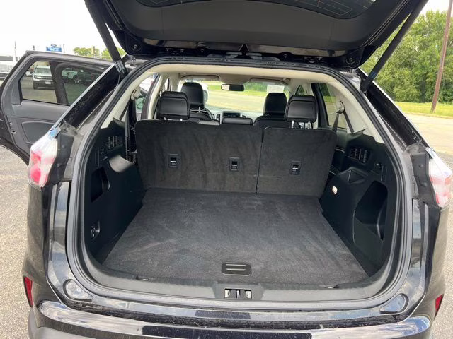 2022 Black Metallic Ford Edge SEL AWD SUV