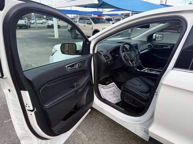 2024 White Metallic Ford Edge Titanium AWD SUV