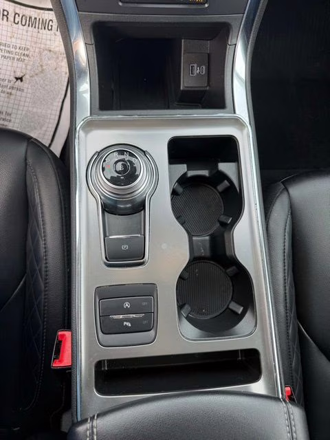 2024 White Metallic Ford Edge Titanium AWD SUV
