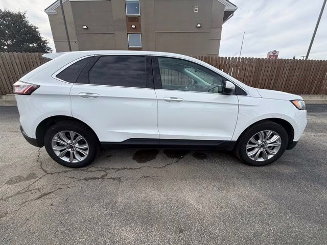 2024 White Metallic Ford Edge Titanium AWD SUV