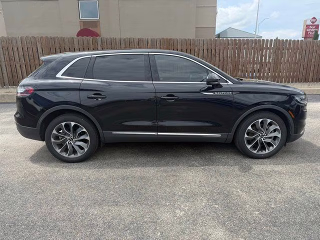 2022 Black Metallic Lincoln Nautilus Reserve FWD SUV