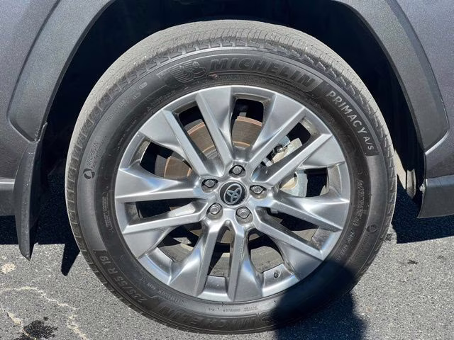 2024 Magnetic Gray Metallic/Ice Edge Toyota RAV4 XLE Premium FWD SUV