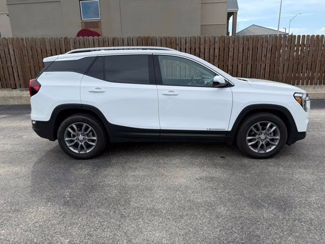 2024 Summit White GMC Terrain SLT FWD SUV