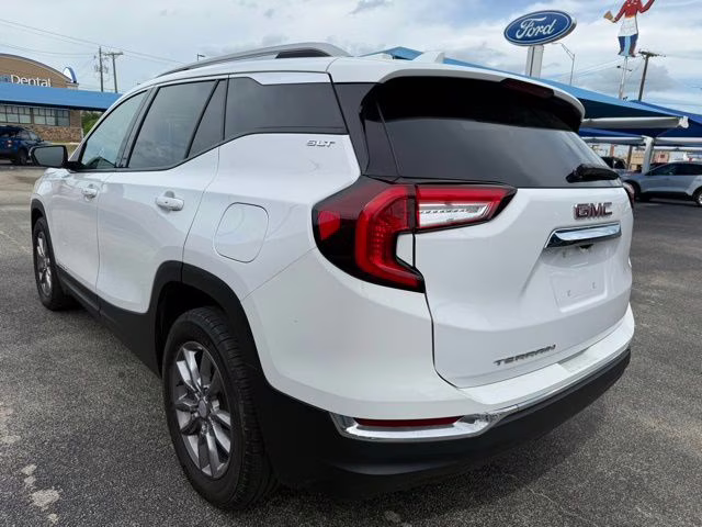 2024 Summit White GMC Terrain SLT FWD SUV