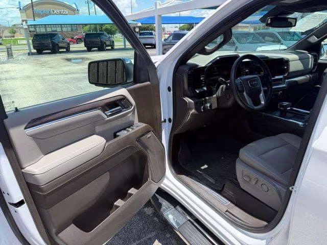 2024 White Frost Tricoat GMC Sierra 1500 SLT 4X4 Truck