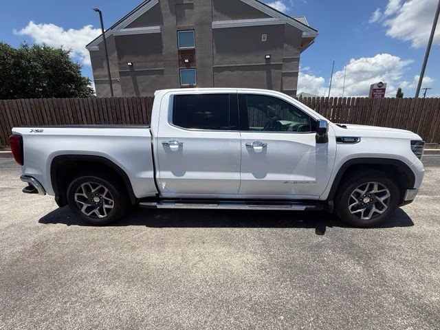2024 White Frost Tricoat GMC Sierra 1500 SLT 4X4 Truck