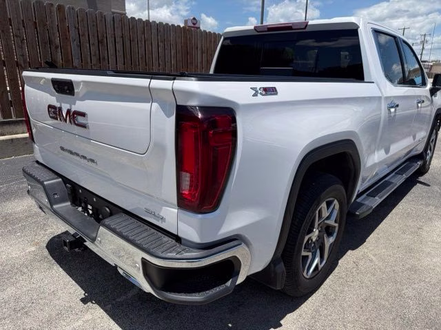 2024 White Frost Tricoat GMC Sierra 1500 SLT 4X4 Truck