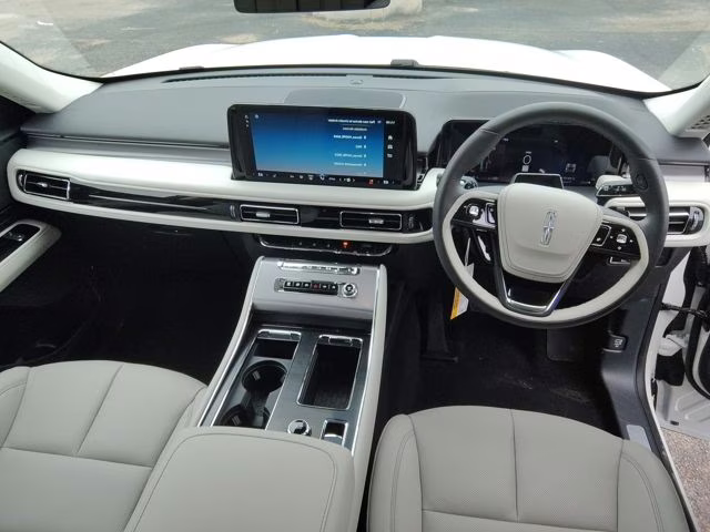 2026 White Metallic Lincoln Aviator Premiere RWD SUV