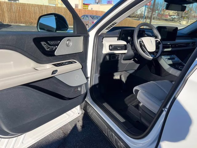 2026 White Metallic Lincoln Aviator Reserve RWD SUV