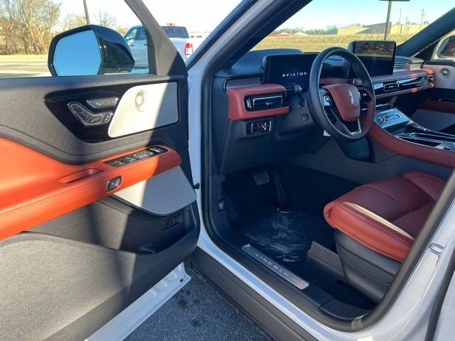 2026 White Metallic Lincoln Aviator Reserve AWD SUV