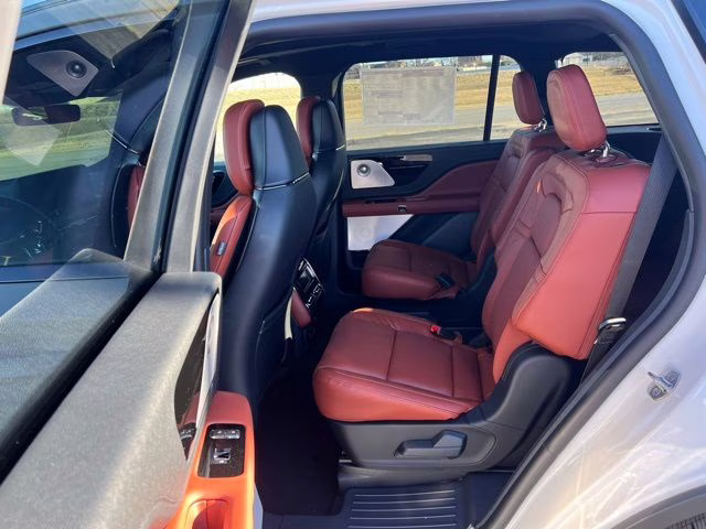 2026 White Metallic Lincoln Aviator Reserve AWD SUV