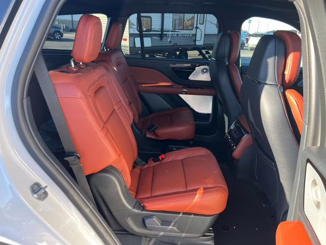 2026 White Metallic Lincoln Aviator Reserve AWD SUV