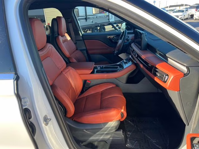 2026 White Metallic Lincoln Aviator Reserve AWD SUV