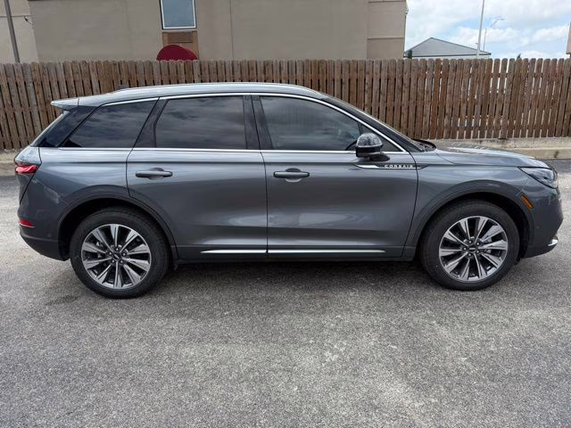 2022 Gray Metallic Lincoln Corsair Reserve FWD SUV