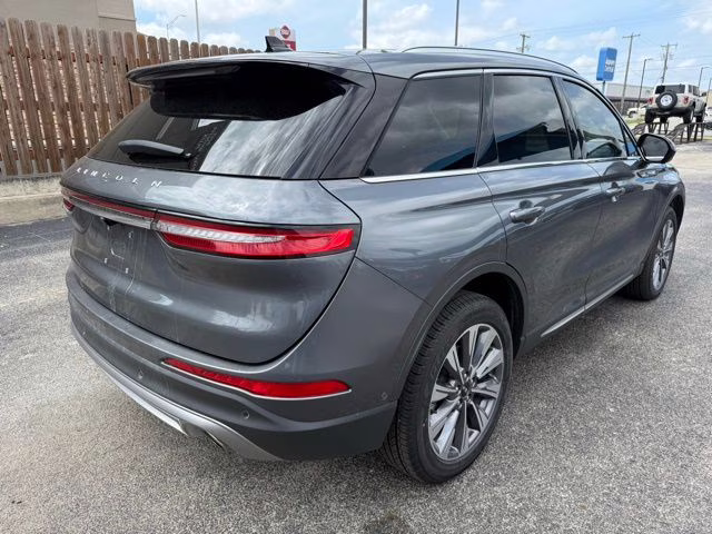 2022 Gray Metallic Lincoln Corsair Reserve FWD SUV