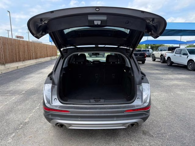 2022 Gray Metallic Lincoln Corsair Reserve FWD SUV