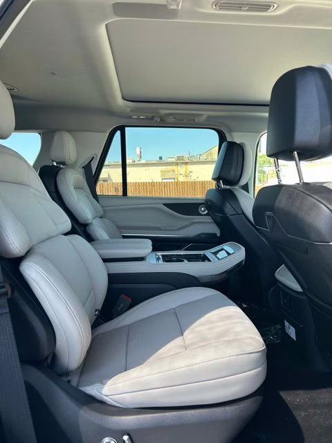 2026 Crystal White Lincoln Navigator Reserve 4X4 SUV