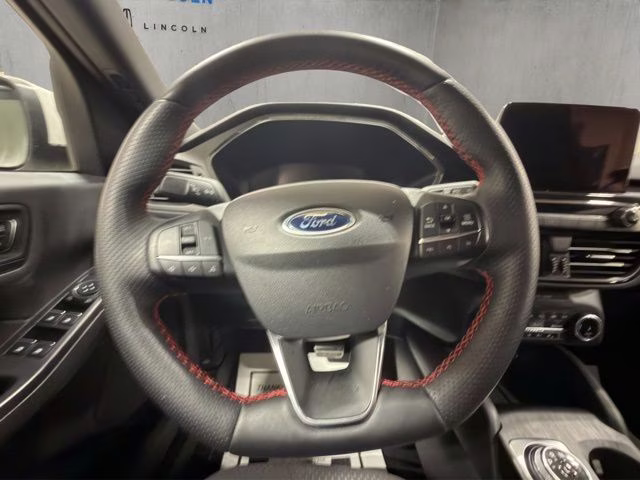 2024 Star White Metallic Tri-Coat Ford Escape ST-Line Select AWD SUV