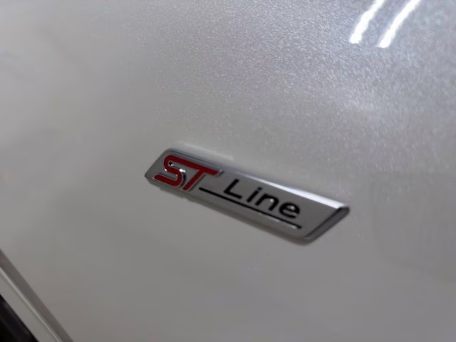 2024 Star White Metallic Tri-Coat Ford Escape ST-Line Select AWD SUV