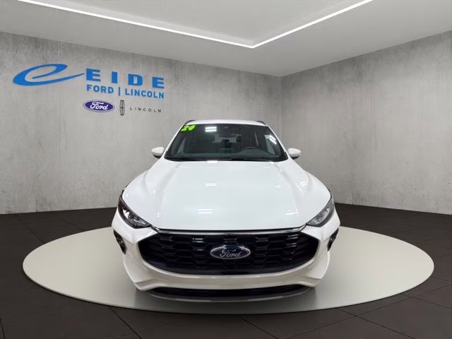 2024 Star White Metallic Tri-Coat Ford Escape ST-Line Select AWD SUV