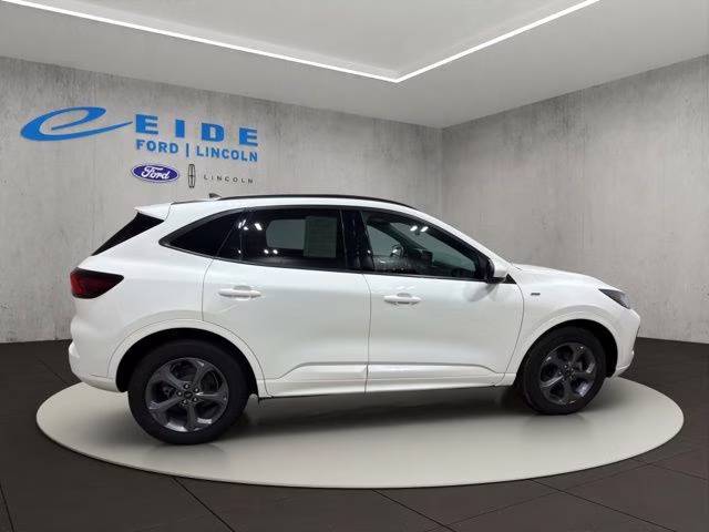 2024 Star White Metallic Tri-Coat Ford Escape ST-Line Select AWD SUV