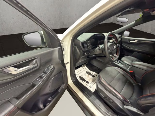 2024 Star White Metallic Tri-Coat Ford Escape ST-Line Select AWD SUV