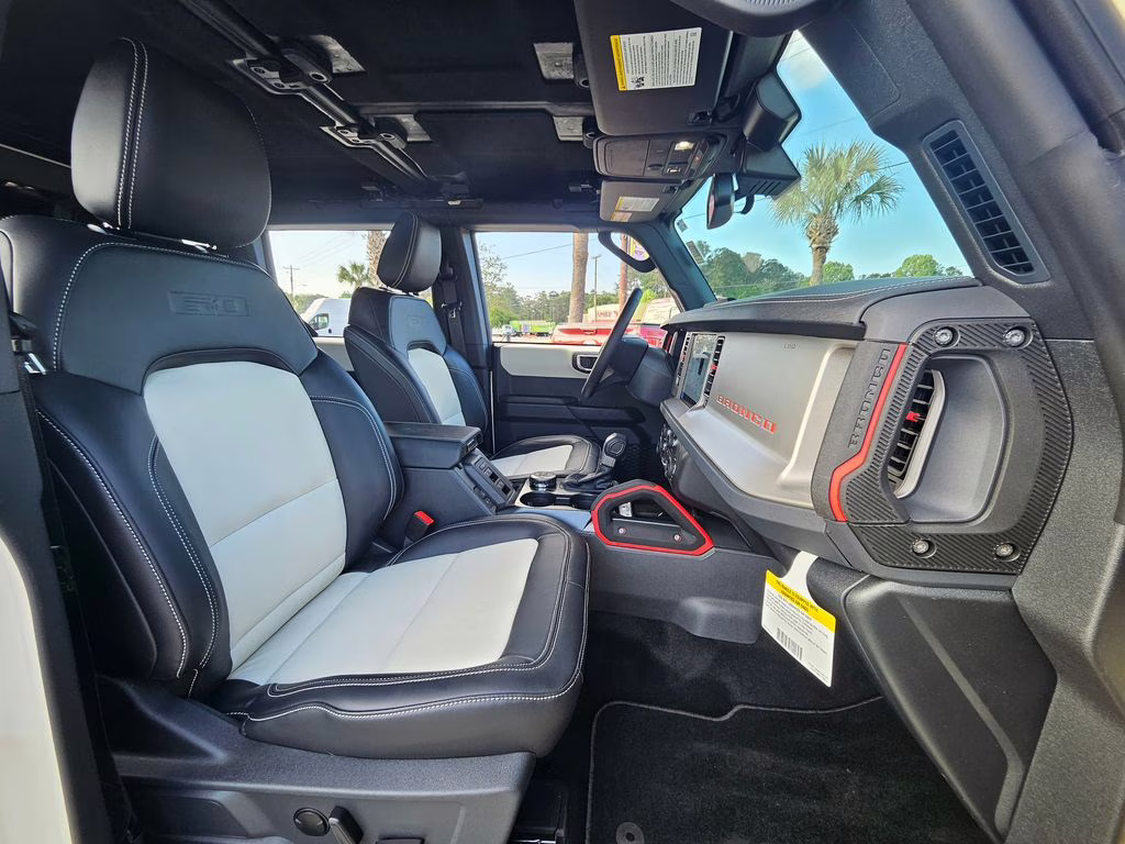 2026 Wimbledon White Ford Bronco Outer Banks 4X4 SUV