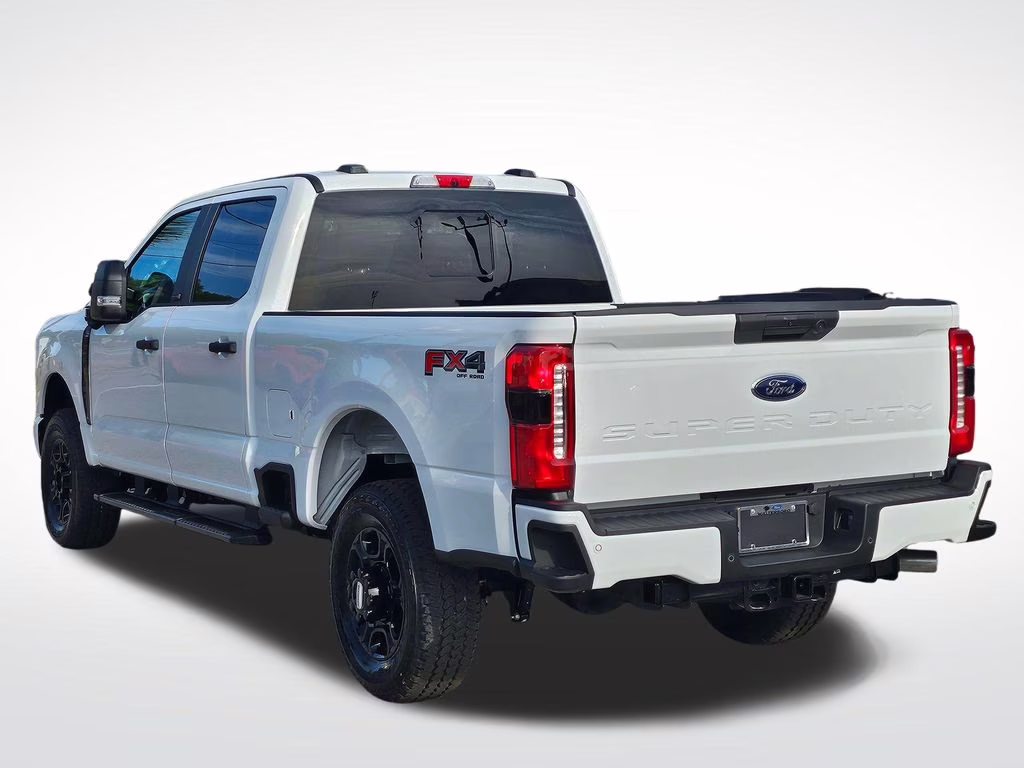 2026 Oxford White Ford Super Duty F-250 SRW XL 4X4 Truck