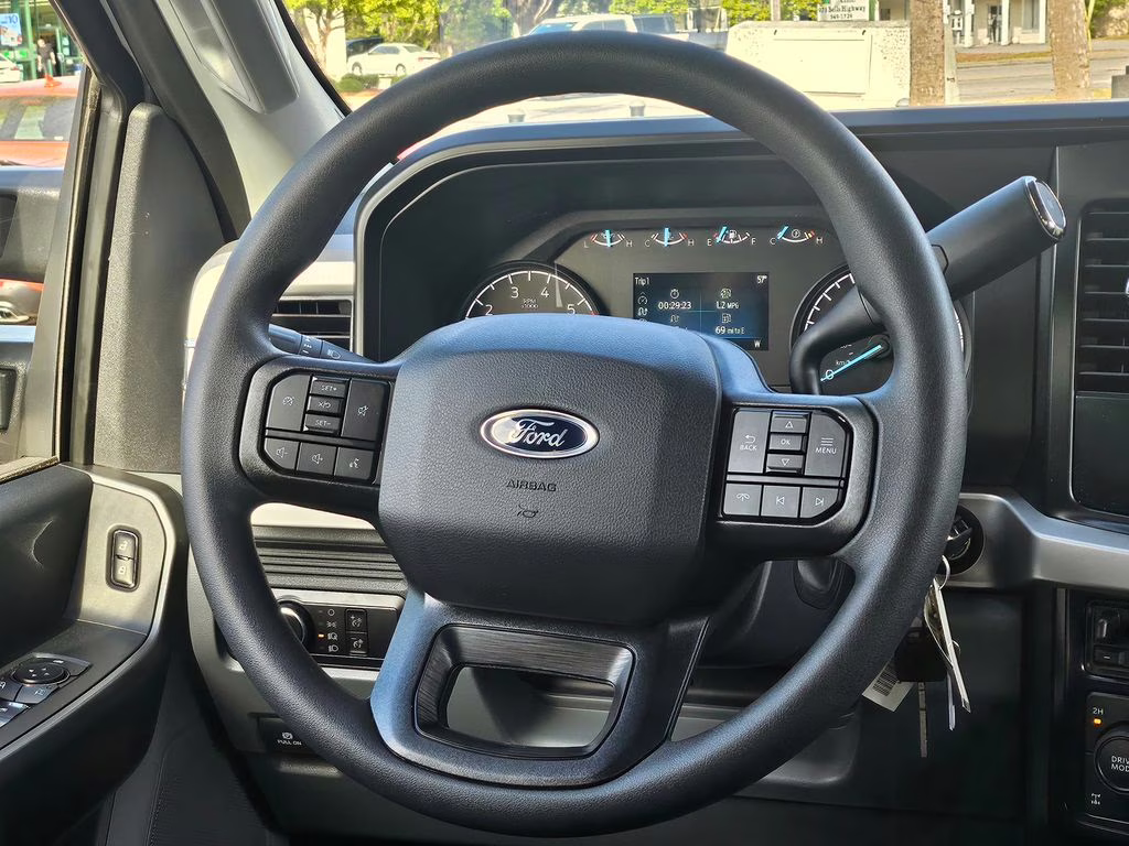 2026 Oxford White Ford Super Duty F-250 SRW XL 4X4 Truck