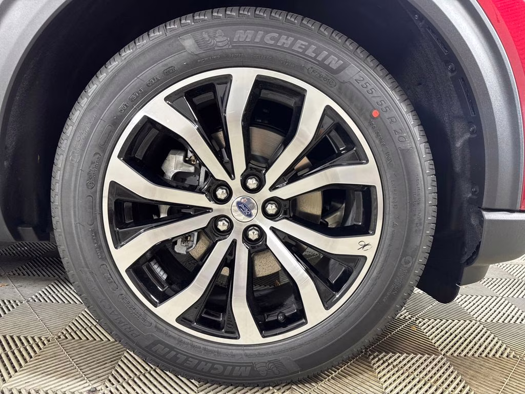 2026 Rapid Red Metallic Tinted Clearcoat Ford Explorer ST-Line RWD SUV