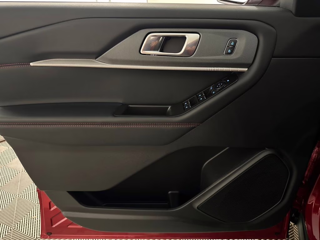 2026 Rapid Red Metallic Tinted Clearcoat Ford Explorer ST-Line RWD SUV