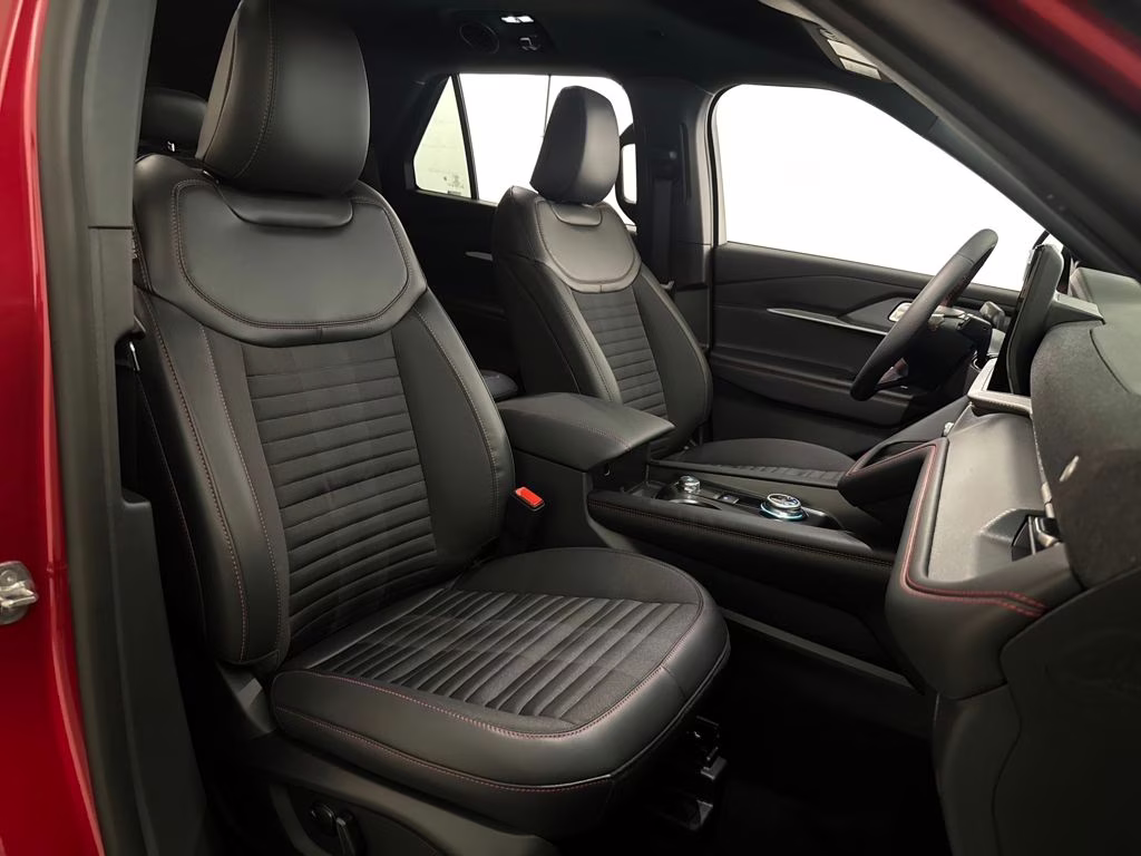 2026 Rapid Red Metallic Tinted Clearcoat Ford Explorer ST-Line RWD SUV