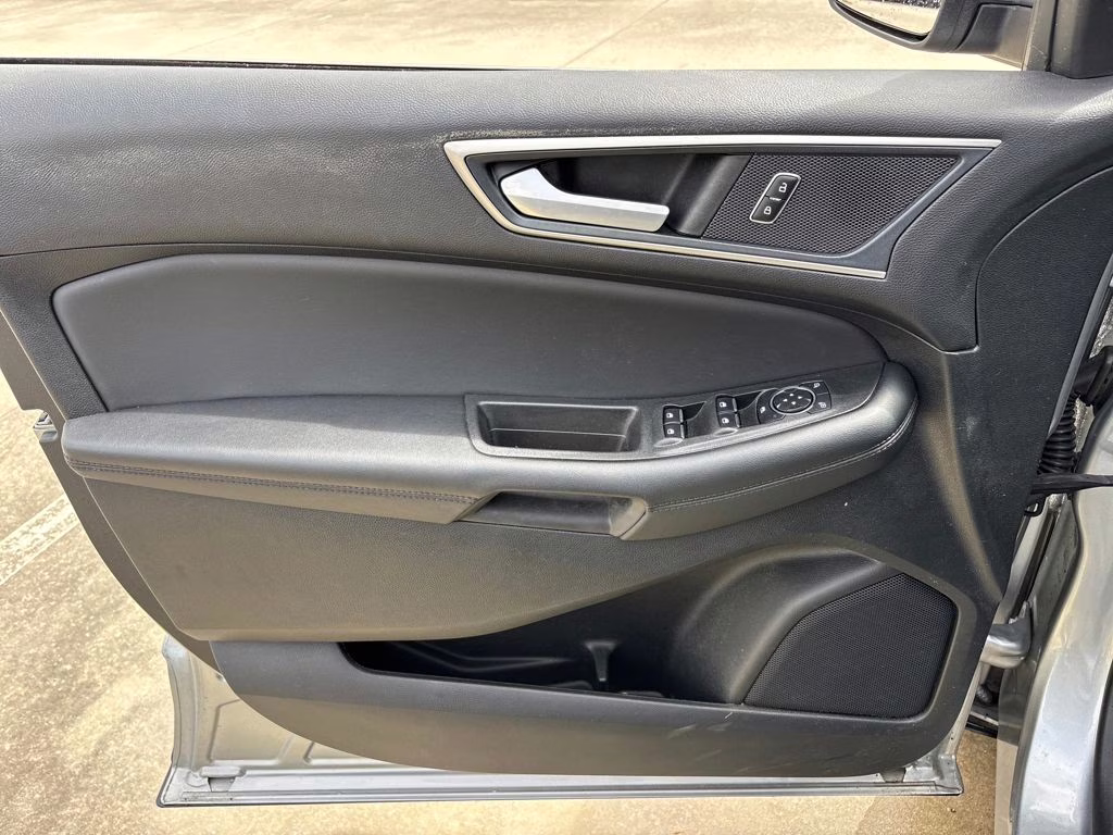 2024 Silver Metallic Ford Edge SEL AWD SUV