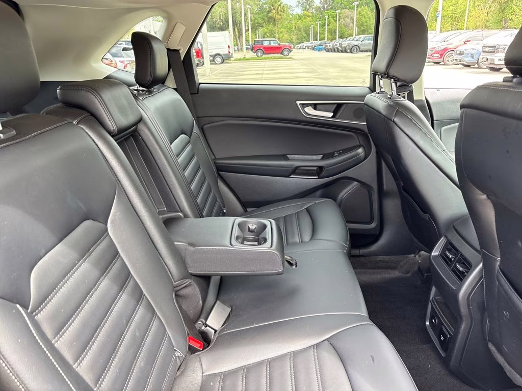 2024 Silver Metallic Ford Edge SEL AWD SUV