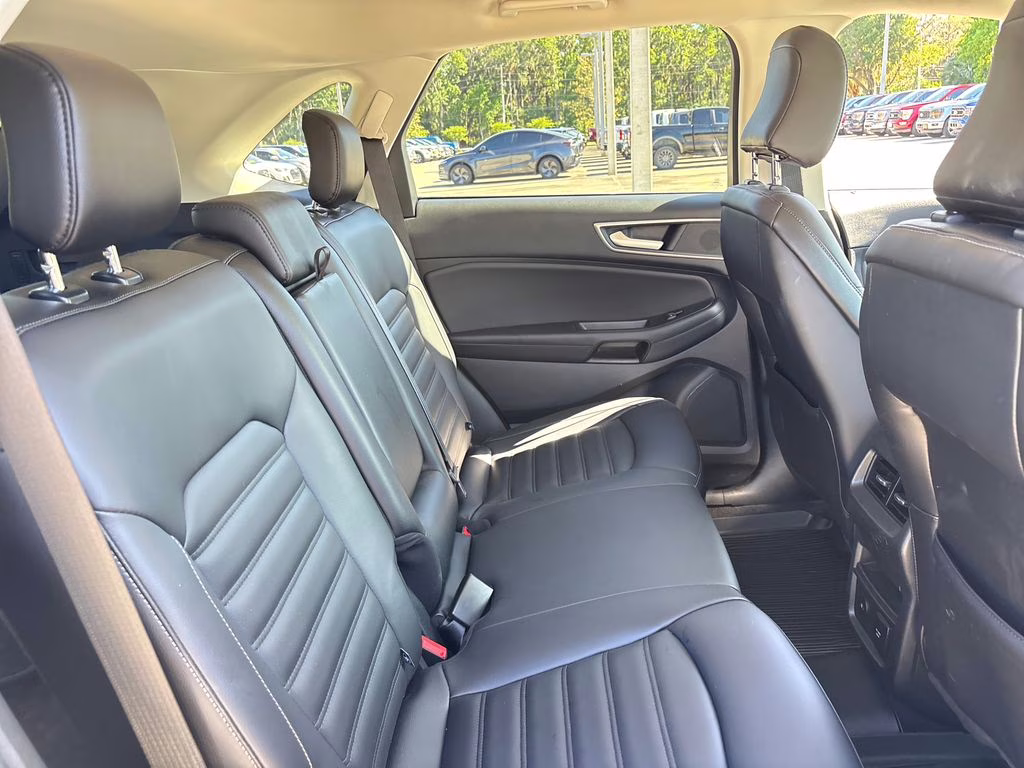 2024 Silver Metallic Ford Edge SEL AWD SUV