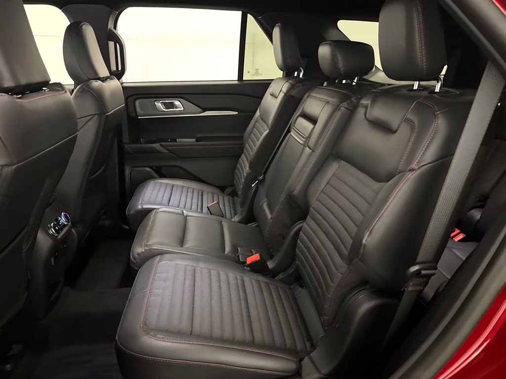 2026 Rapid Red Metallic Tinted Clearcoat Ford Explorer ST-Line RWD SUV