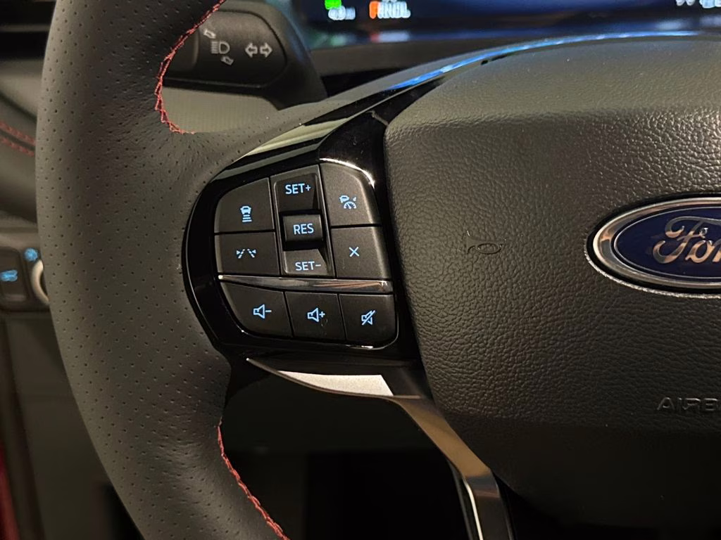 2026 Rapid Red Metallic Tinted Clearcoat Ford Explorer ST-Line RWD SUV