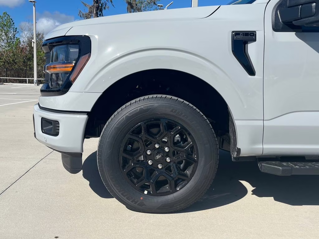 2026 Avalanche Ford F-150 XLT RWD Truck