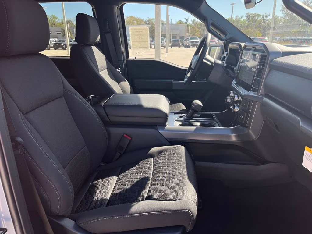 2026 Avalanche Ford F-150 XLT RWD Truck