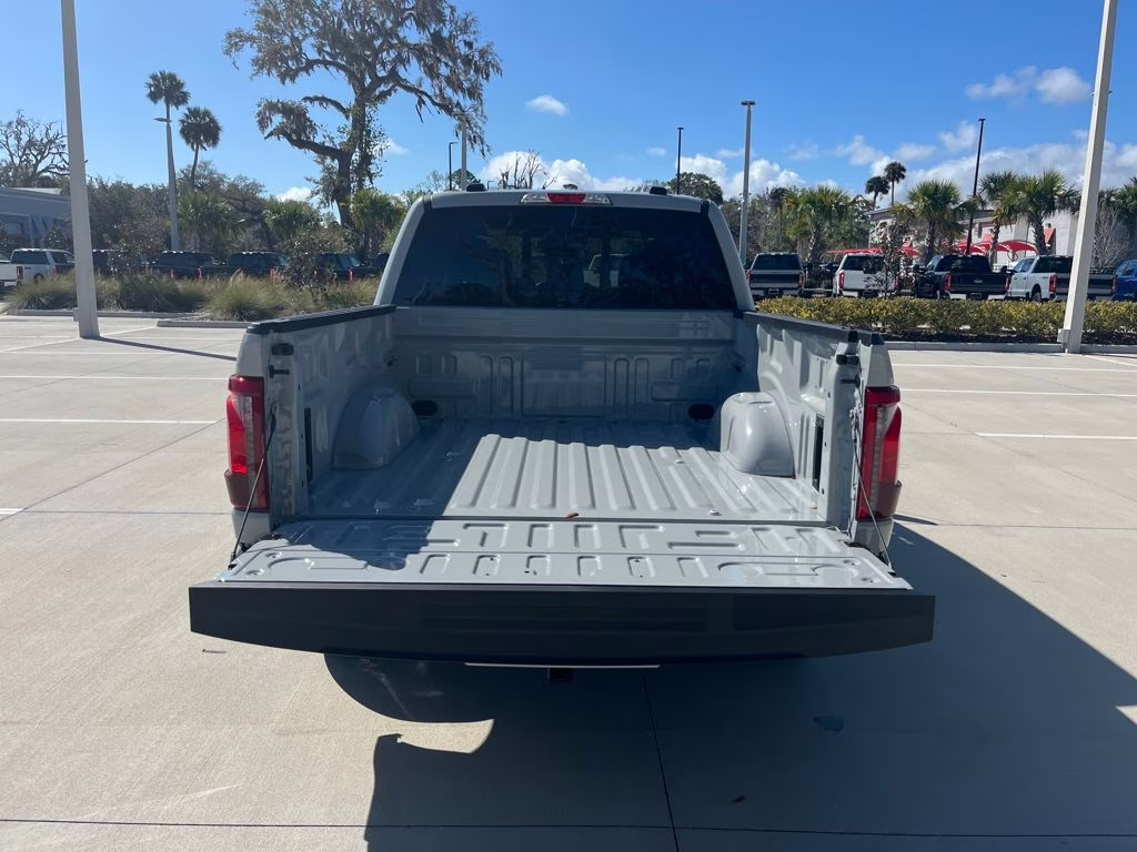 2026 Avalanche Ford F-150 XLT RWD Truck